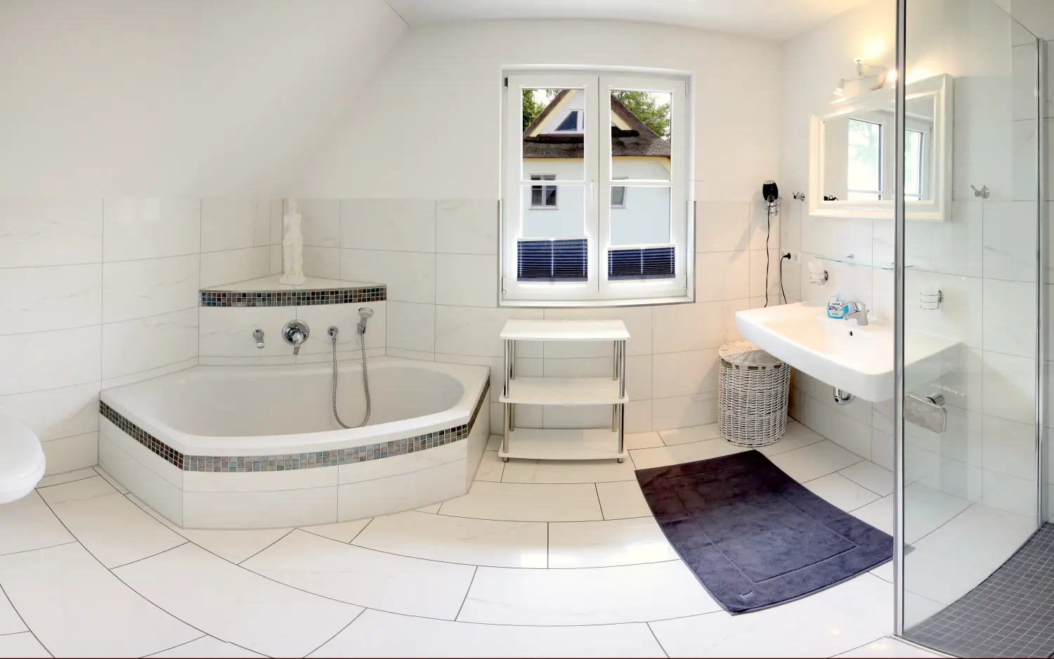 Ostsee-Ferienhaus 2 – Badezimmer