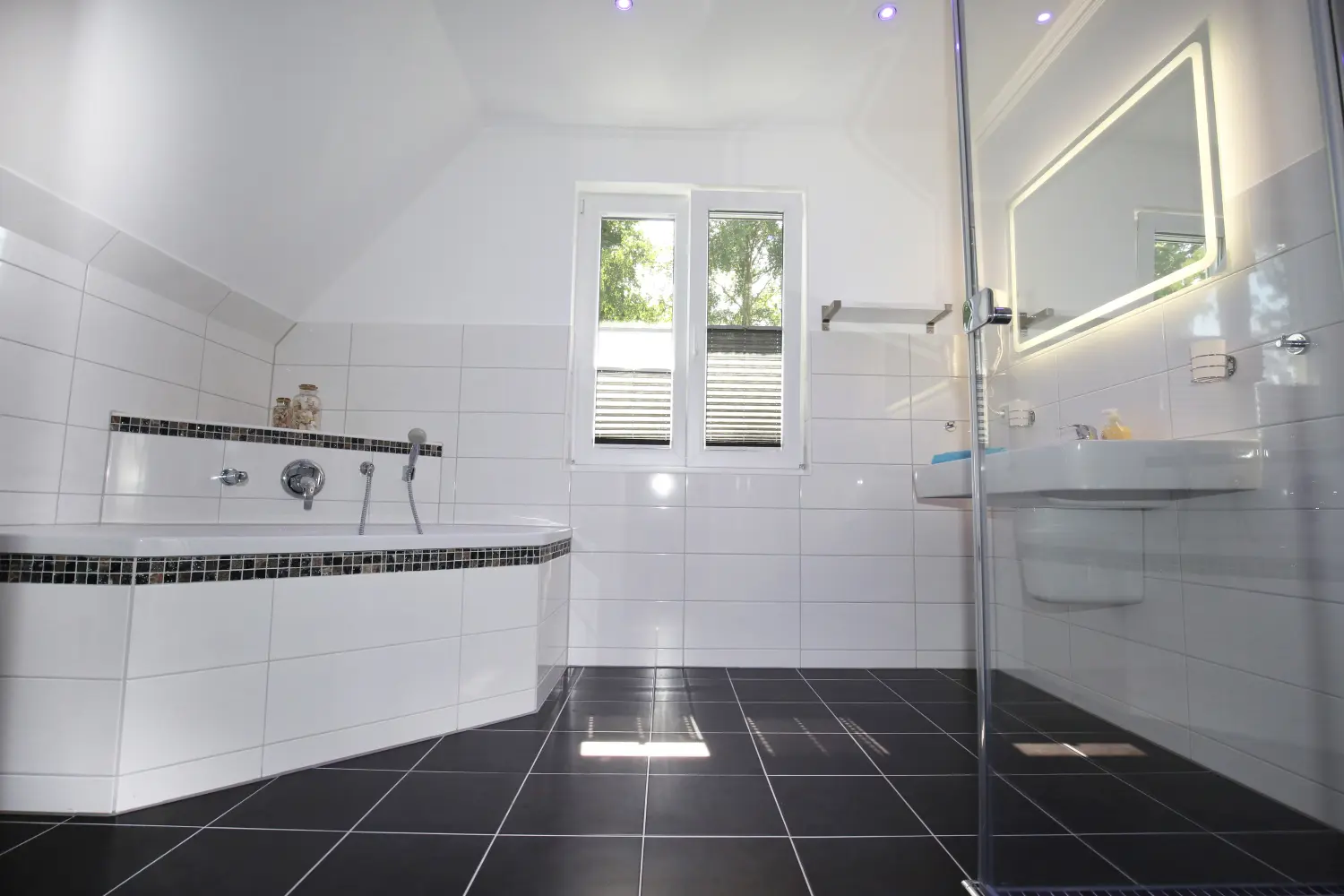 Ostsee-Ferienhaus 2 – Badezimmer